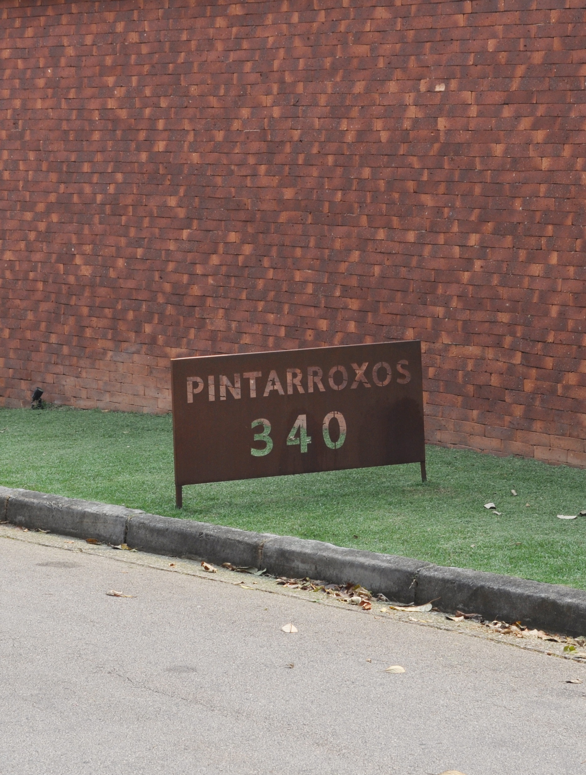 PLACA COM N�MEROS E LETRAS CP304